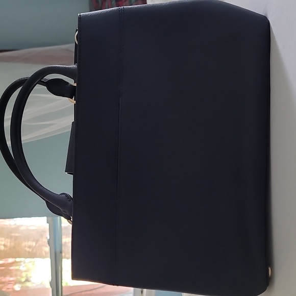 Micheal Kors navy purse - Picture 2 of 4